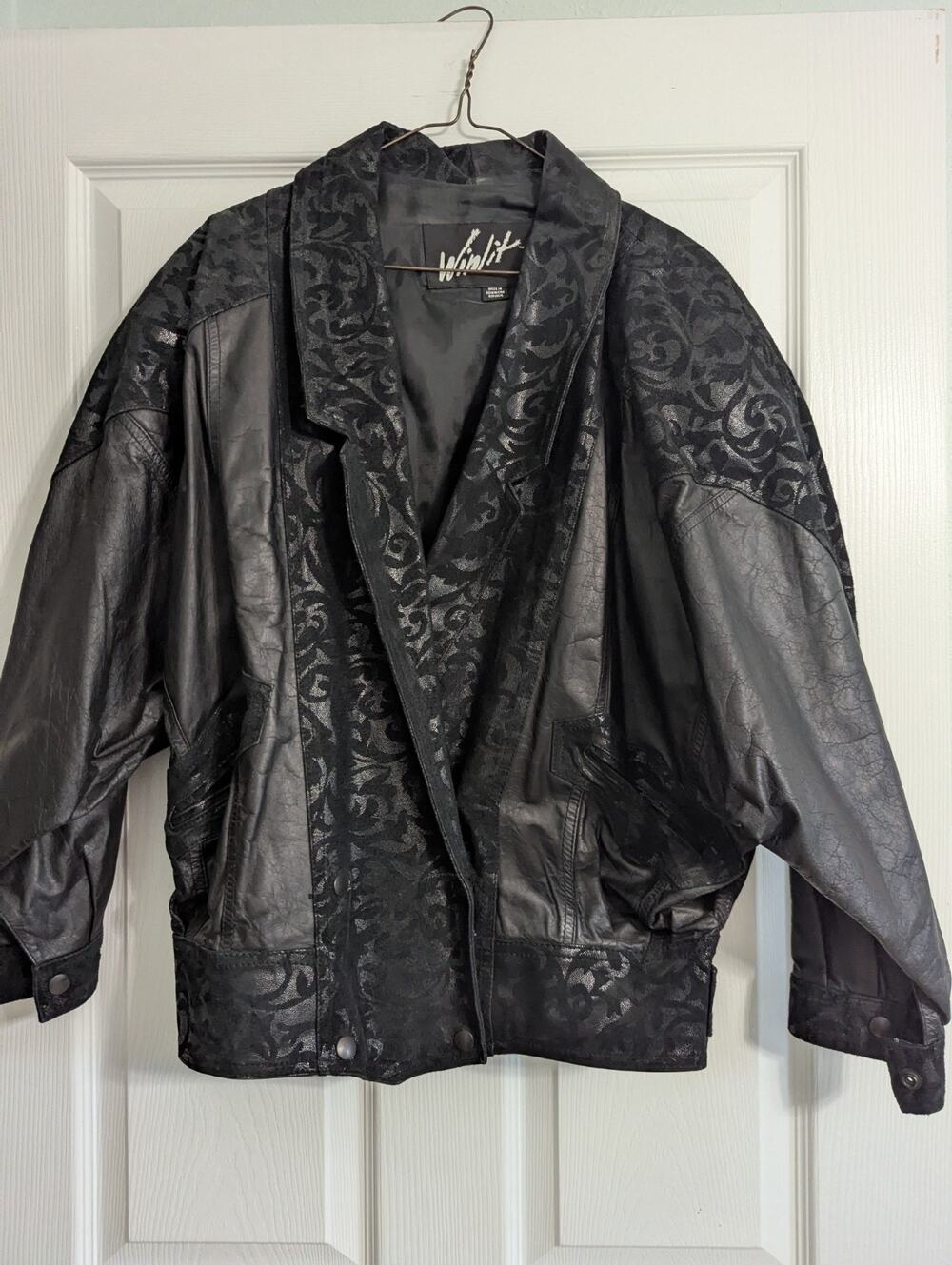 VTG Black Demask Leather Coat With Ragland Sleeves, L, With Snap Bottom